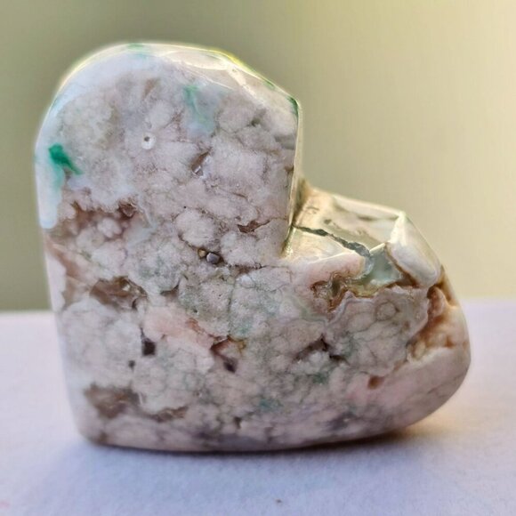 Heart-Shaped Cherry Blossom Agate ✦ Polished Green & White Palm Stone ✦ 30g - Picture 4 of 9